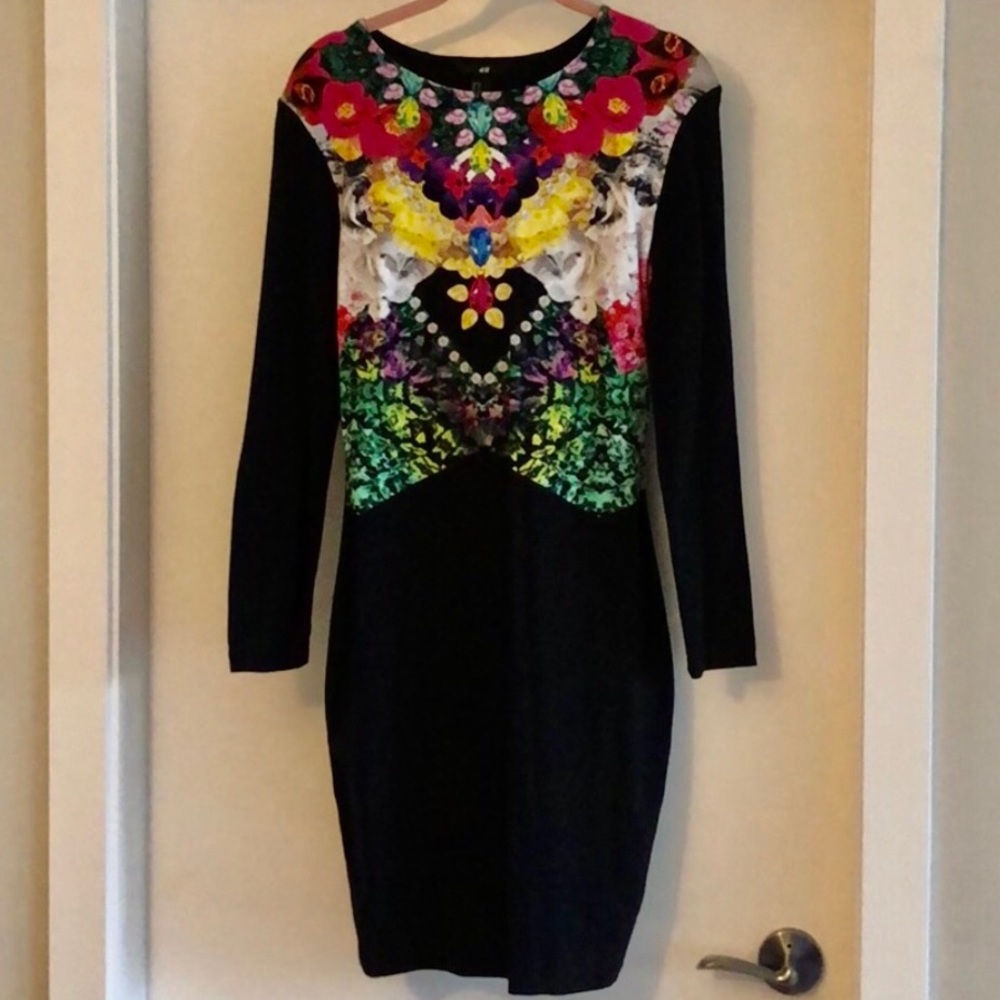 🎁 H&M dress with cut out back